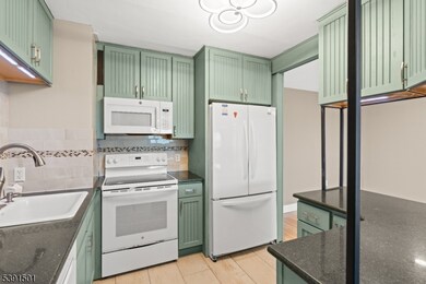 170-202 Lafayette Ave unit I, Passaic, NJ 07055 - photo 5