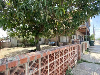 2302 Monterrey Ave, Laredo, TX 78040 - photo 3