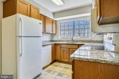 12219 Stevenson Ct, Woodbridge, VA 22192 - photo 6