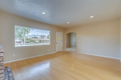 2162 Edison Street-15