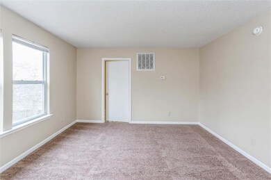 10119 Brushfield Ln, Fishers, IN 46037 - photo 5