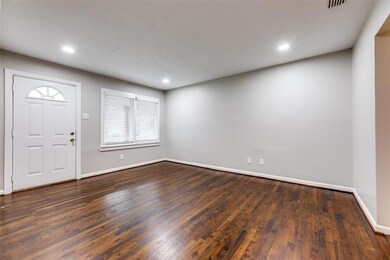 6474 Trammel Dr, Dallas, TX 75214 - photo 4