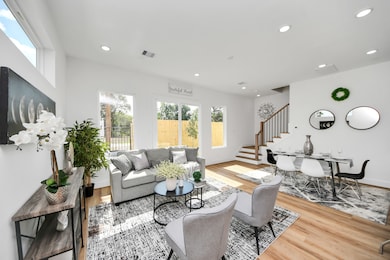 2432 Harrington St, Houston, TX 77026 - photo 4