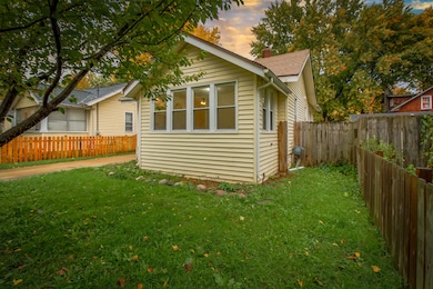 1217 E Alcott-19