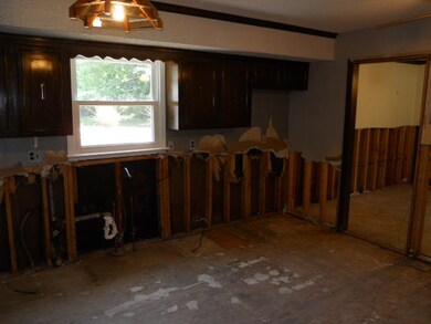 Eat-in Kitchen