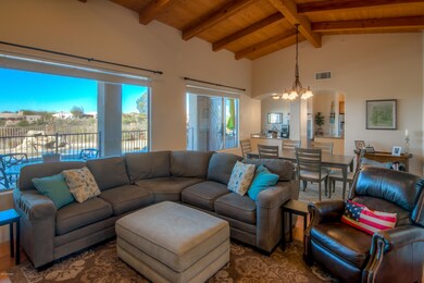 8 Living Room photo a