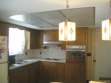 6113 Glenn Ave, Coopersburg, PA 18036 - photo 5