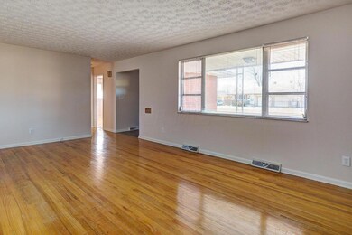 4328 Glenmawr Ave, Columbus, OH 43224 - photo 4