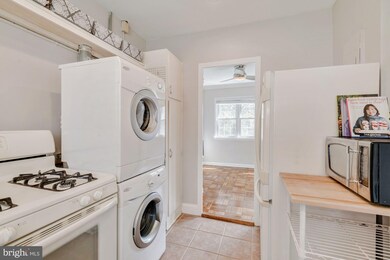 3357 Martha Custis Dr unit 825-3357, Alexandria, VA 22302 - photo 6