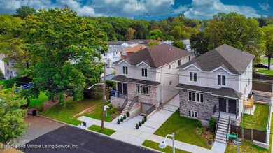 526 Drumgoole Rd E, Staten Island, NY 10312 - photo 2