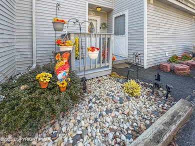 274 Nittany Ct - Frontarea