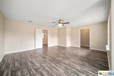 2006 Henry St, Copperas Cove, TX 76522 - photo 6