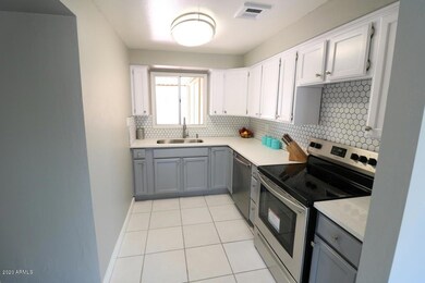 7663 E Minnezona Ave unit C12, Scottsdale, AZ 85251 - photo 5