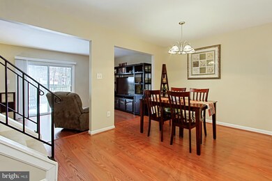 8583 Chester Grove Ct, Springfield, VA 22153 - photo 4