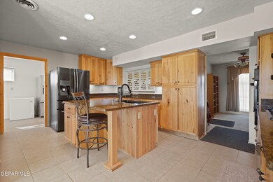 10406 Bon Aire Dr, El Paso, TX 79924 - photo 5