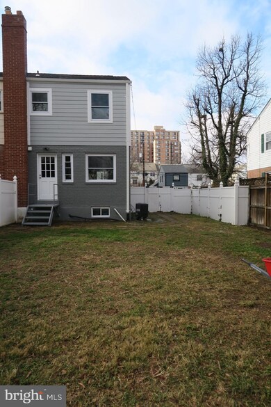 5719 Fenwick Dr, Alexandria, VA 22303 - photo 7