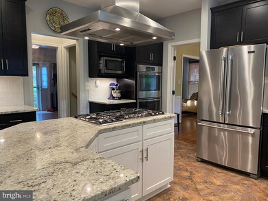 719 Hawkesbury Ln, Silver Spring, MD 20904 - photo 6