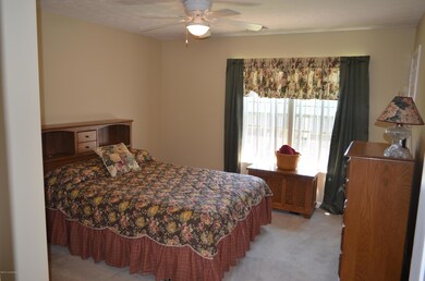 7810 Grand Cascade Dr unit 2803, Louisville, KY 40228 - photo 6