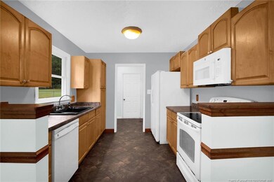 5894 Nutbush Place, Fayetteville, NC 28314 - photo 3