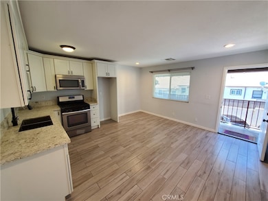 10037 Samoa Ave unit 15, Tujunga, CA 91042 - photo 2