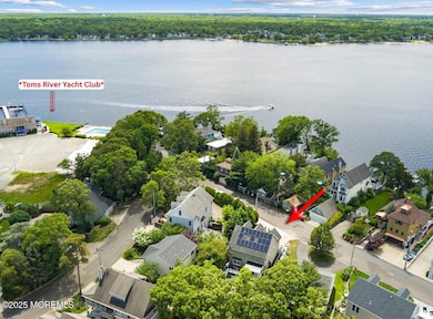 Nearby Toms River Yacht Club