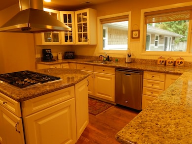 10724 226th St SW, Edmonds, WA 98020 - photo 4