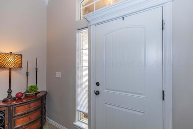 1427 N Wells St, Pampa, TX 79065 - photo 3