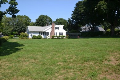 7 Stratford Rd, Barrington, RI 02806 - photo 2