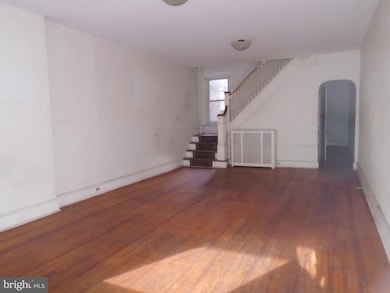 978 S Broad St, Trenton, NJ 08611 - photo 2