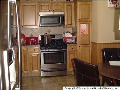 64 Hopkins Ave, Staten Island, NY 10306 - photo 4