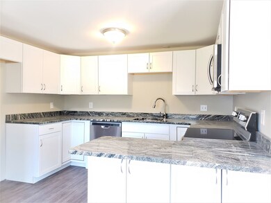 14 Highland Green Ln unit 14, Merrimack, NH 03054 - photo 7