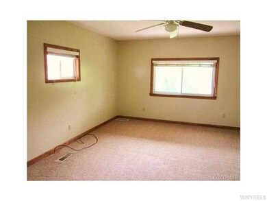 Living Room. 16 x 13 Living Rm w/newer windows, ce