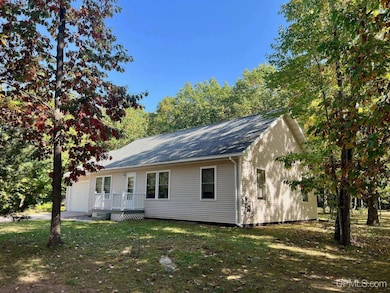 2103 Balsam Ln, Houghton, MI 49931 - photo 3