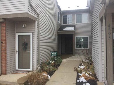 4587 N Thornhill Dr, Peoria, IL 61615 - photo 2