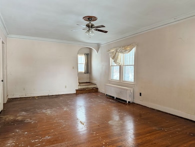 826 W Chestnut St, Freeport, IL 61032 - photo 6