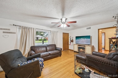 1662 S Ash Ave, Broken Arrow, OK 74012 - photo 2