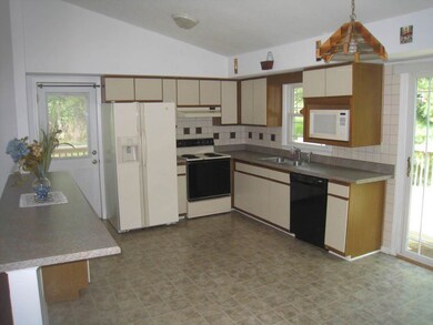 Eat-in-Kitchen