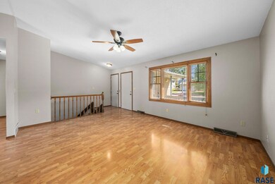 2009 S Melanie Ln, Sioux Falls, SD 57103 - photo 7