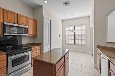 Kitchen with stainless steel appliances, decorativ