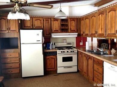 Kitchen Eat in Kitchen with sky light