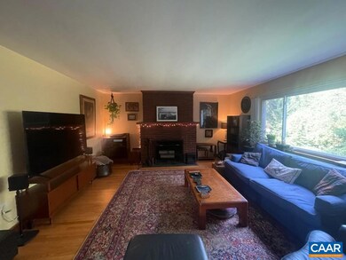 107 Linda Ct unit B, Charlottesville, VA 22901 - photo 2