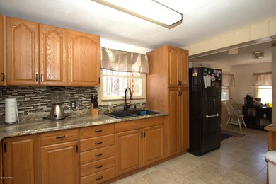 04 136 Buckhorn Dr Kitchen 1