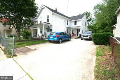 929 Montgomery St unit B, Laurel, MD 20707 - photo 2