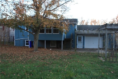 318 E Christine Dr, Decatur, IL 62526 - photo 4