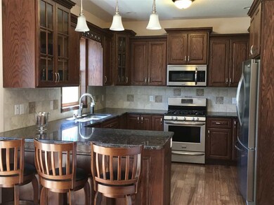 1101 Eagle Ridge Rd, Cedar Falls, IA 50613 - photo 3