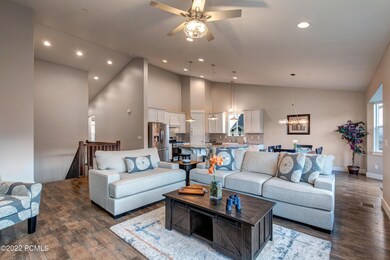 5195 N Lauralwood_Advance_02
