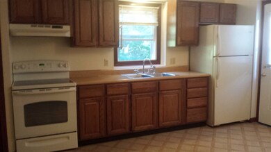 27 Kienia Rd, Hudson, NH 03051 - photo 2