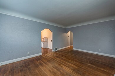 102 Baldwin Ave, Waukegan, IL 60085 - photo 7