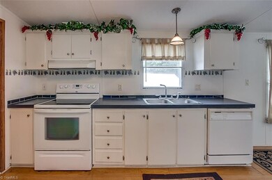 3696 Stutts Rd, Asheboro, NC 27205 - photo 7