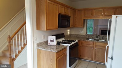 21846 Elkins Terrace unit 25, Sterling, VA 20166 - photo 3